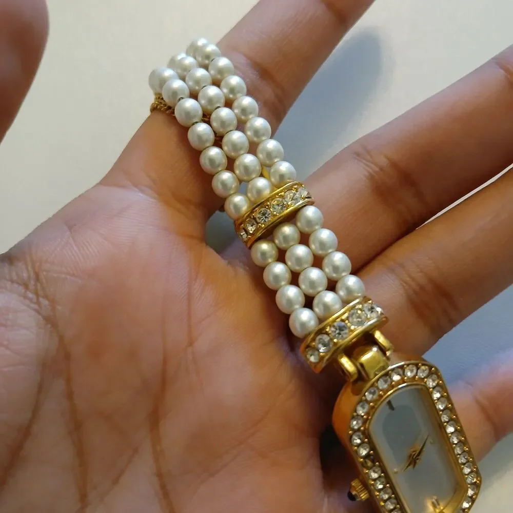 Parts/Repair Vtg Elizabeth Taylor for Avon Faux Pearl Rhinestone Watch 16.6mm